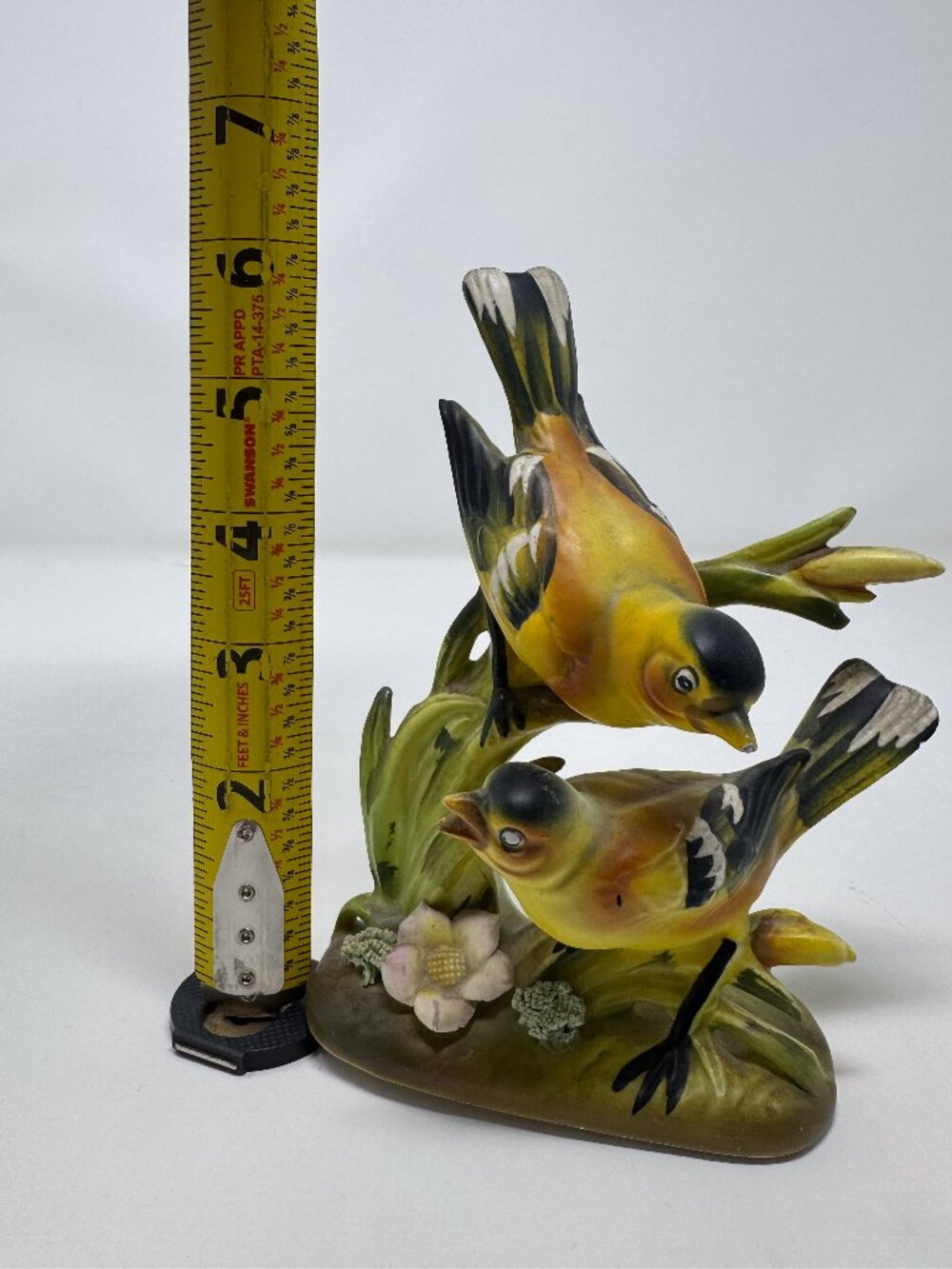 Vintage Gold Finch Bird Figurine Pair Hand Painted Porcelain Decor - Picture 5 of 5